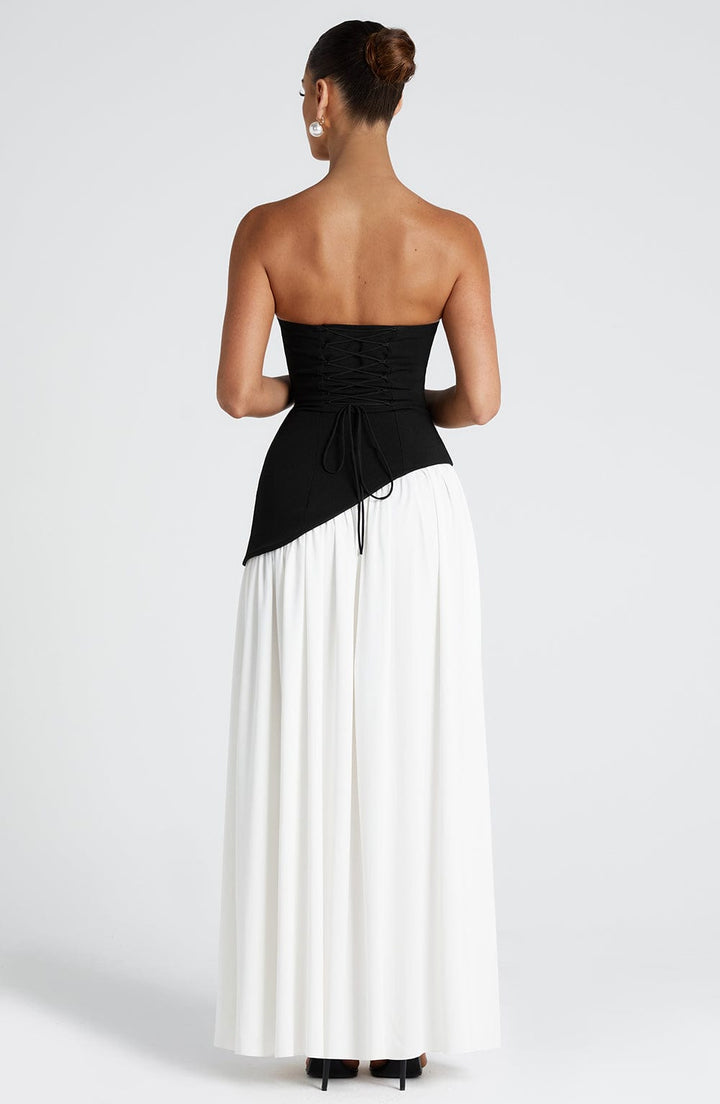 High-Fashion Maxi Dress - Strapless Bodice & Dramatic Slit for Nighttime Chic