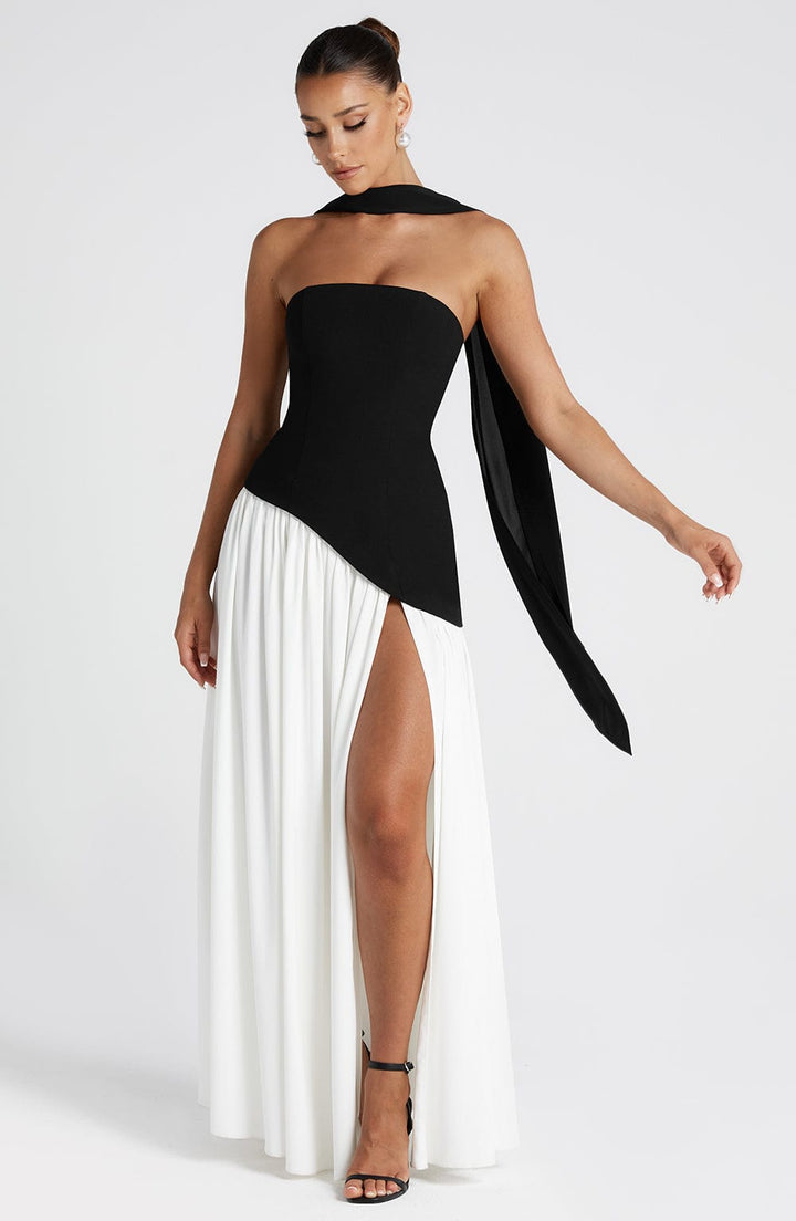 High-Fashion Maxi Dress - Strapless Bodice & Dramatic Slit for Nighttime Chic