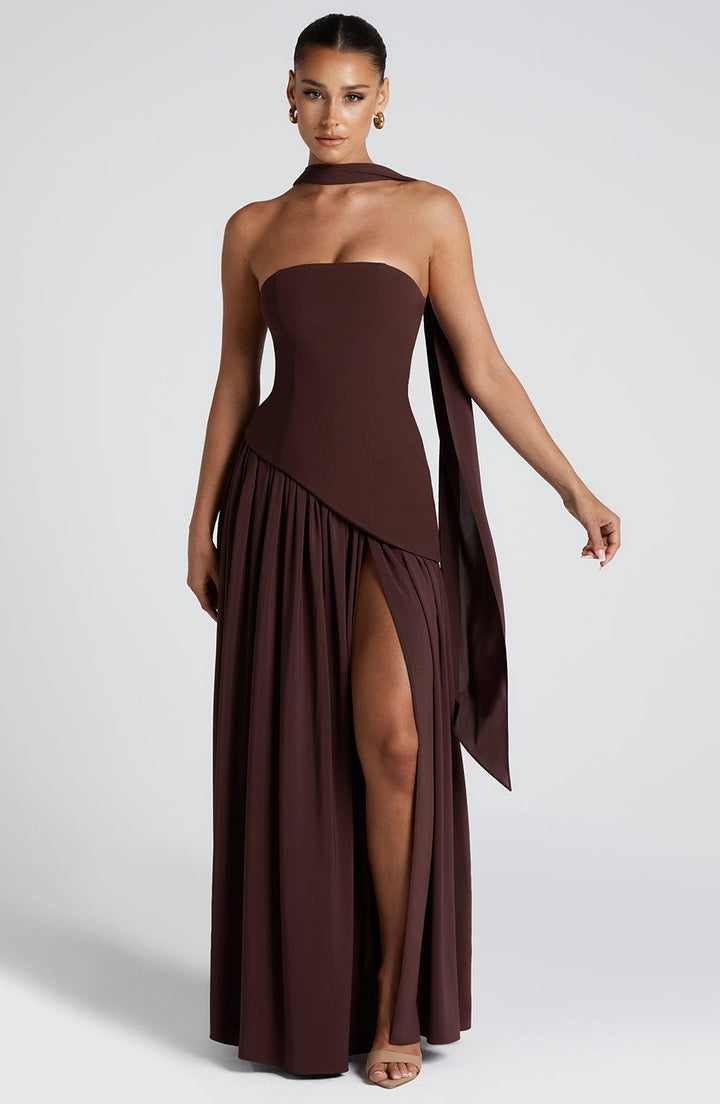 High-Fashion Maxi Dress - Strapless Bodice & Dramatic Slit for Nighttime Chic