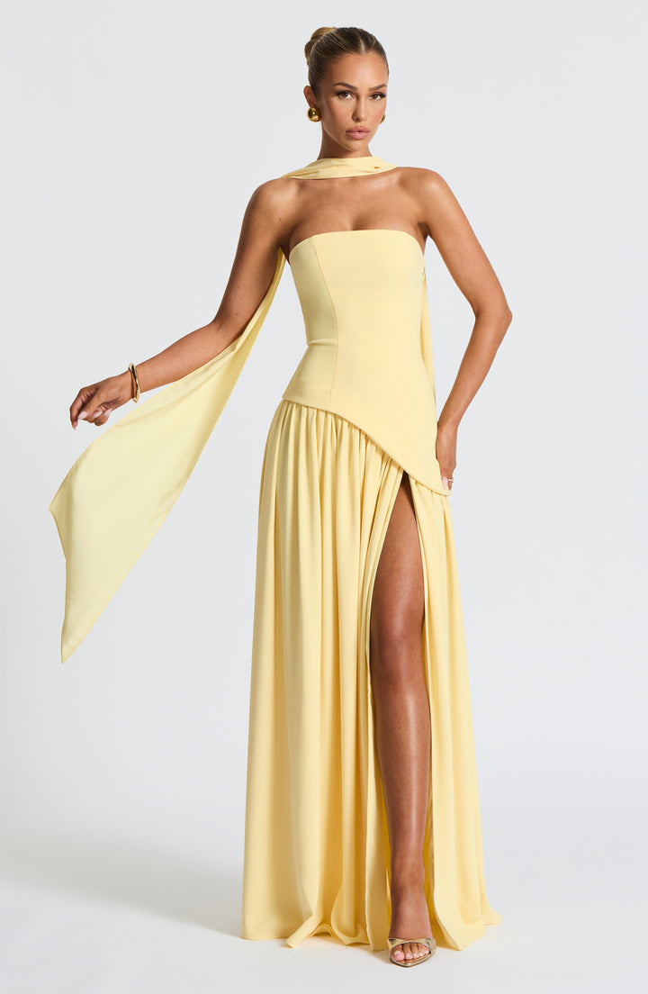 High-Fashion Maxi Dress - Strapless Bodice & Dramatic Slit for Nighttime Chic
