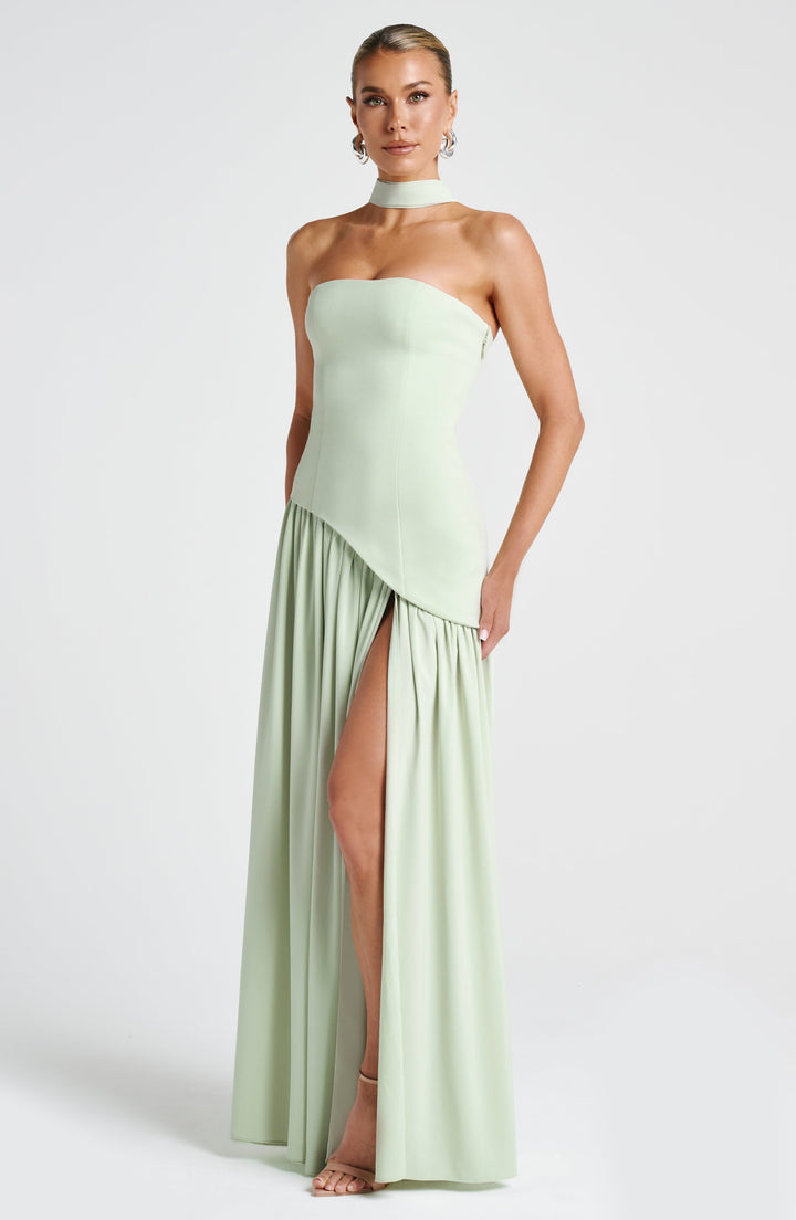 High-Fashion Maxi Dress - Strapless Bodice & Dramatic Slit for Nighttime Chic